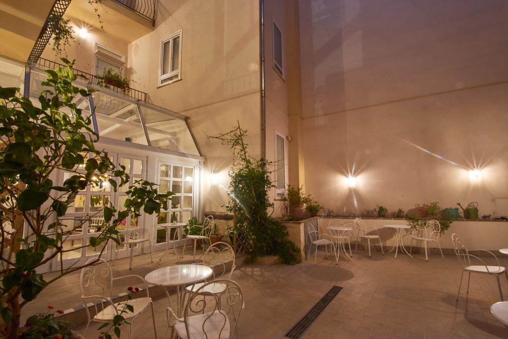 Cas'E Charming House Hotel Caserta Eksteriør billede