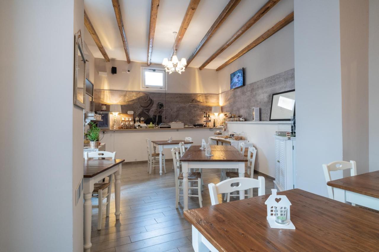 Cas'E Charming House Hotel Caserta Eksteriør billede