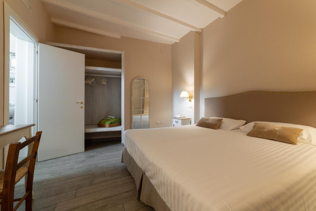 Cas'E Charming House Hotel Caserta Eksteriør billede